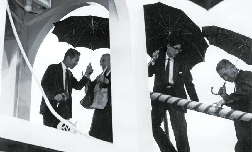 1965年 栗東事業所での｢平和と愛の鐘｣入魂式