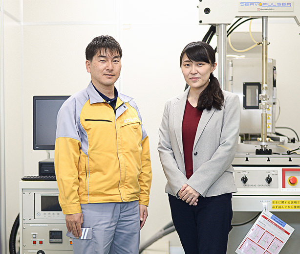 開発「F.M」と広報「辻本」